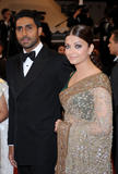 th_68442_aishwaryaraioutragepremiere_tikipetercelebritycity001_123_1025lo.jpg