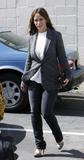 th_87036_celebrity_paradise.com_TheElder_JenniferLoveHewitt2011_03_22_goestolunchinHollywood6_122_1037lo.jpg