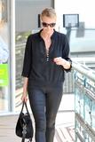 th_11847_celebrity_paradise.com_TheElder_CT2_122_625lo.jpg