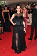 th_127865726_LucyLiuCostumeInstituteGala2.5.2011_11_122_940lo.jpg